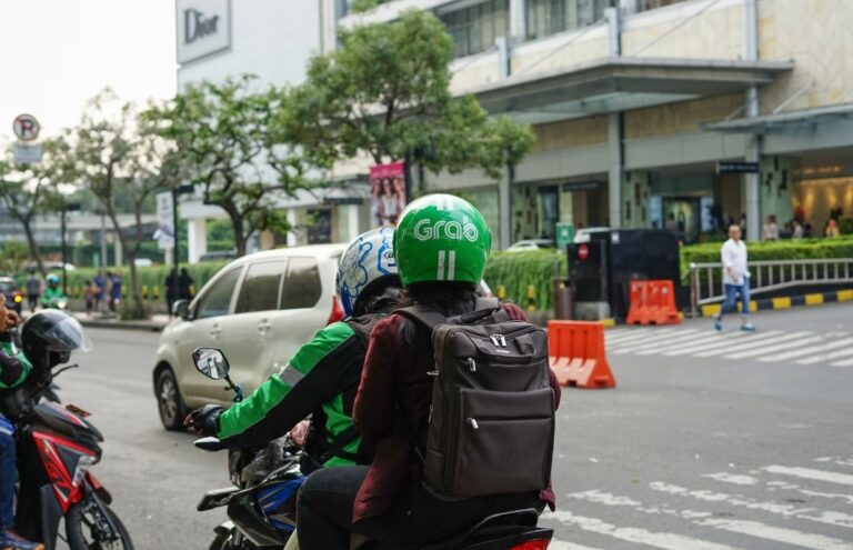 Comment réserver un Grab depuis l’Aéroport Suvarnabhumi jusqu’à Bangkok ville?